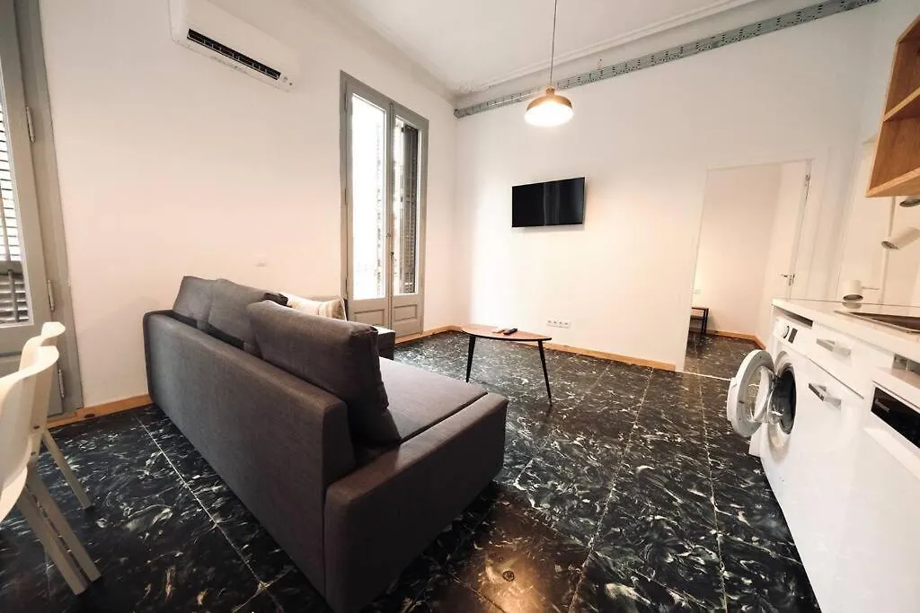 Barcelona - Eixample Entresuelo Apartment