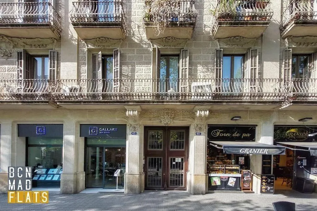 Barcelona - Eixample Entresuelo Apartment