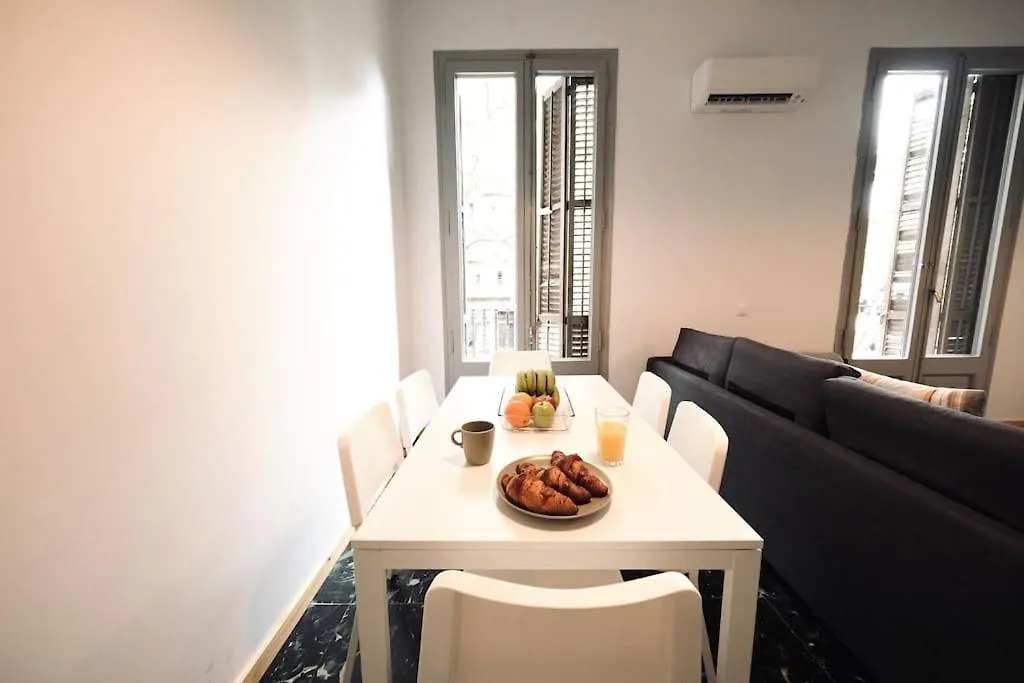 Barcelona - Eixample Entresuelo Apartment