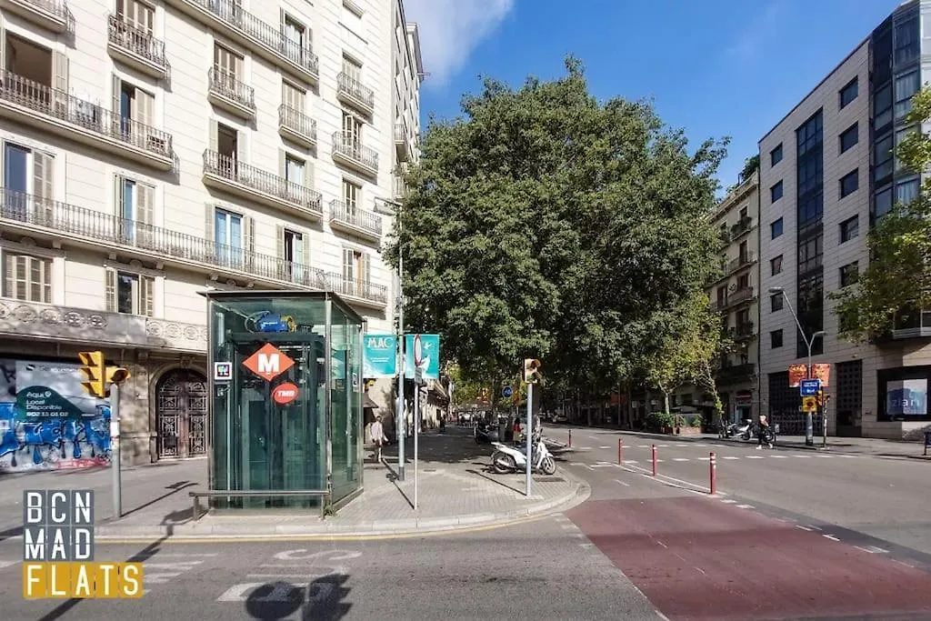 Barcelona - Eixample Entresuelo Apartment